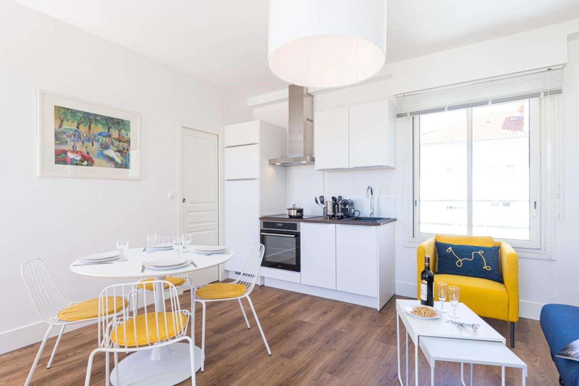 Spitalieri- Sunny Terrace With View -New Apartment Ница Екстериор снимка